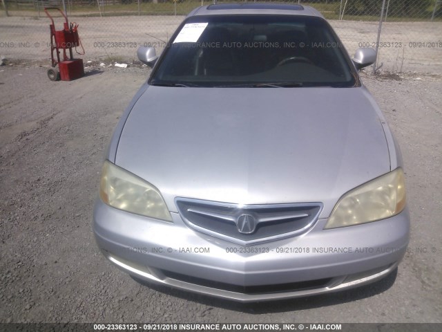 19UYA42401A016784 - 2001 ACURA 3.2CL SILVER photo 6