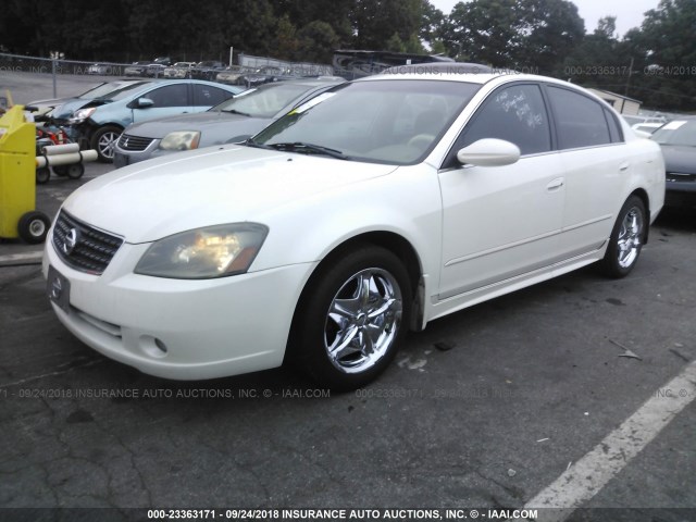 1N4BL11D85C394978 - 2005 NISSAN ALTIMA SE/SL/SE-R WHITE photo 2