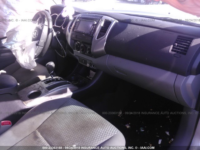 5TFJU4GN7FX078048 - 2015 TOYOTA TACOMA DOUBLE CAB PRERUNNER SILVER photo 5