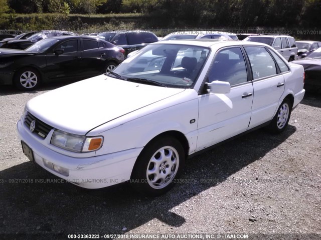 WVWEE83A9TE112927 - 1996 VOLKSWAGEN PASSAT GLX თეთრი ფოტო 2