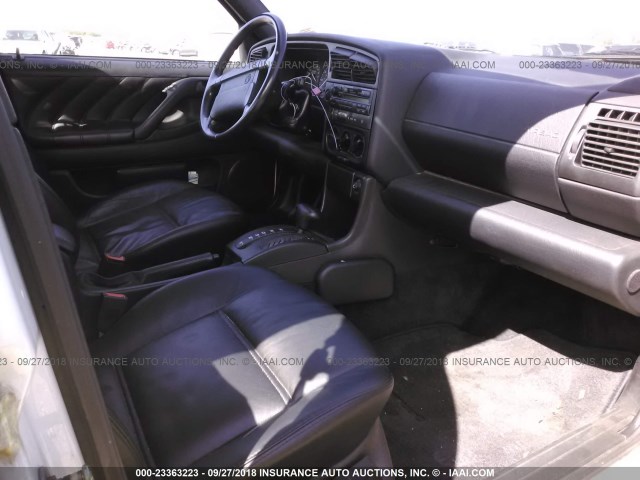 WVWEE83A9TE112927 - 1996 VOLKSWAGEN PASSAT GLX თეთრი ფოტო 5