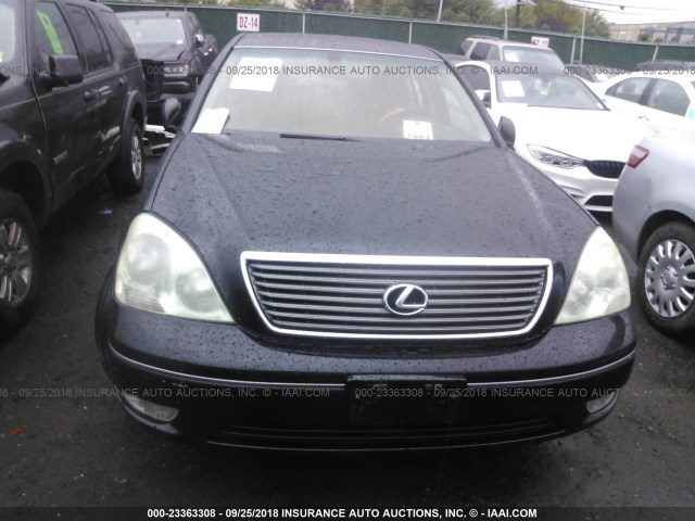 JTHBN30F520080008 - 2002 LEXUS LS 430 BLACK photo 6