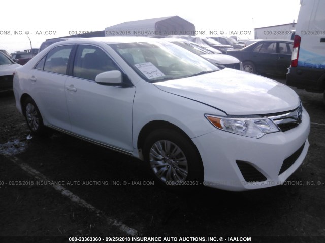 4T1BF1FK3CU536715 - 2012 TOYOTA CAMRY SE/LE/XLE 白色 照片 1