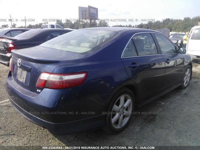 4T1BK46KX7U030513 - 2007 TOYOTA CAMRY NEW GENERAT LE/XLE/SE BLUE photo 4