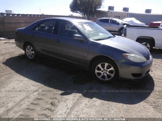 4T1BF32K55U613234 - 2005 TOYOTA CAMRY LE/XLE/SE Сұр фото 1