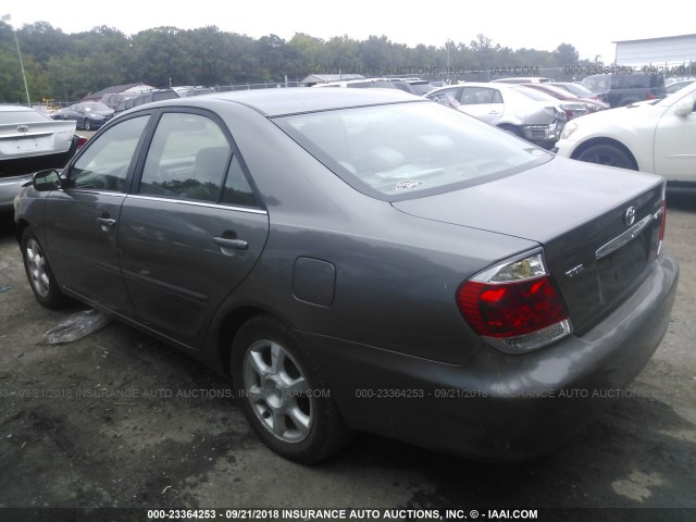4T1BE30K25U500296 - 2005 TOYOTA CAMRY LE/XLE/SE Сұр фото 3