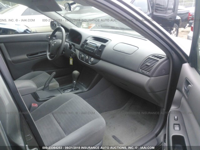 4T1BE30K25U500296 - 2005 TOYOTA CAMRY LE/XLE/SE Сұр фото 5