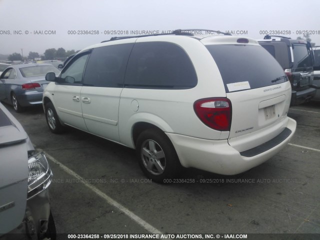 2D4GP44L06R692140 - 2006 DODGE GRAND CARAVAN SXT WHITE photo 3