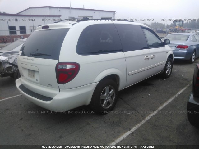 2D4GP44L06R692140 - 2006 DODGE GRAND CARAVAN SXT WHITE photo 4