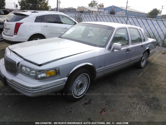 1LNLM81W2TY713695 - 1996 LINCOLN TOWN CAR EXECUTIVE Серебристый фото 2