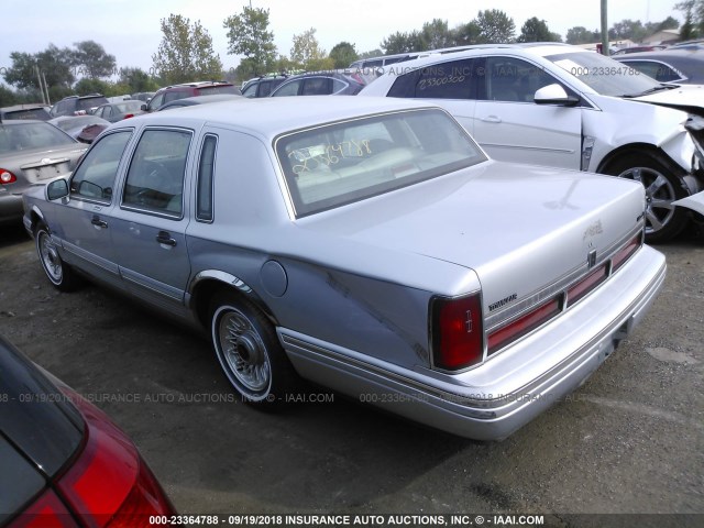 1LNLM81W2TY713695 - 1996 LINCOLN TOWN CAR EXECUTIVE SILVER photo 3