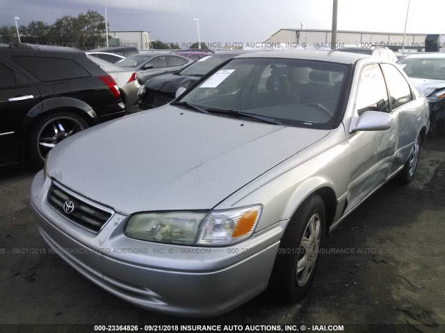 4T1BG22K11U068053 - 2001 TOYOTA CAMRY CE/LE/XLE 银色 照片 2