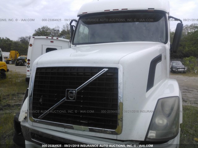 4V4NC9EH6DN133276 - 2013 VOLVO VN WHITE photo 9