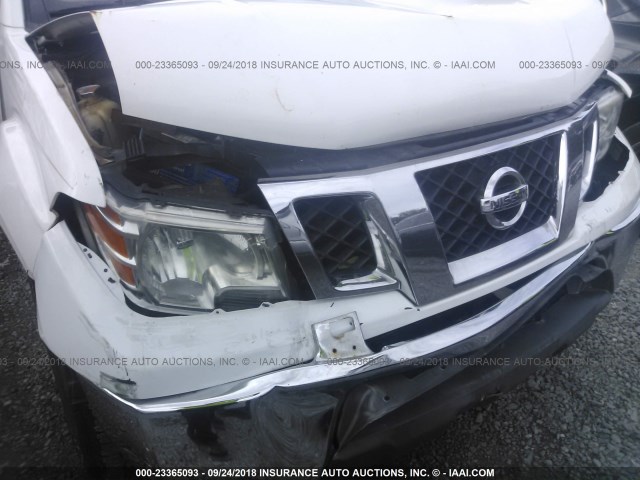 1N6AD0CW3BC415434 - 2011 NISSAN FRONTIER SV/PRO-4X WHITE photo 6