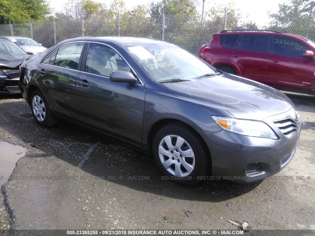 4T4BF3EK5AR044736 - 2010 TOYOTA CAMRY SE/LE/XLE ნაცრისფერი ფოტო 1