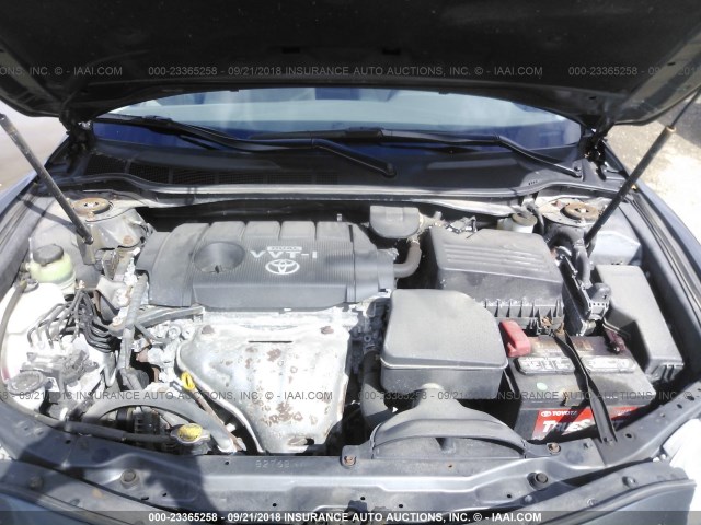4T4BF3EK5AR044736 - 2010 TOYOTA CAMRY SE/LE/XLE ნაცრისფერი ფოტო 10