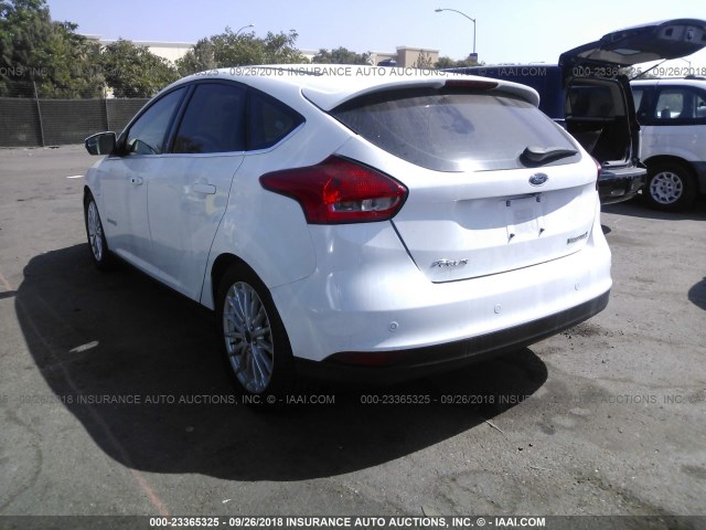 1FADP3R45HL325098 - 2017 FORD FOCUS BEV WHITE photo 3