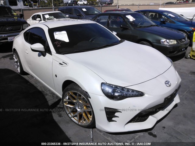 JF1ZNAA19H8704626 - 2017 TOYOTA 86 SPECIAL EDITION WHITE photo 1