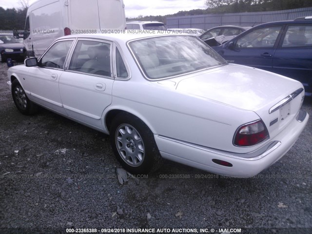 SAJHX1246WC818507 - 1998 JAGUAR XJ8 WHITE photo 3