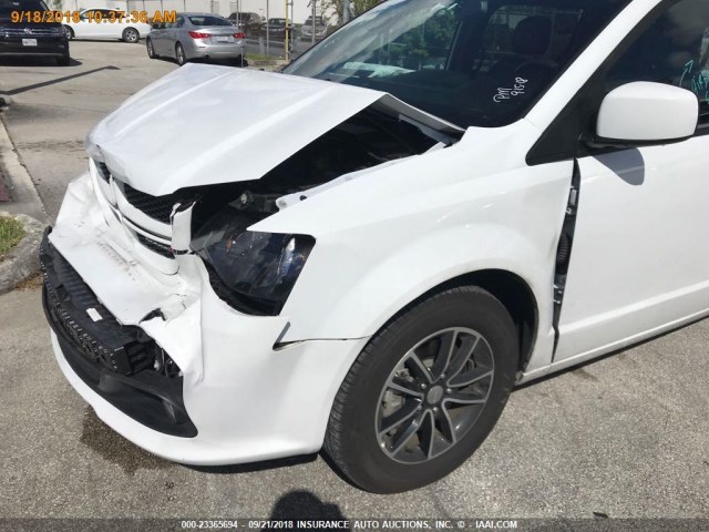 2C4RDGEG7JR205882 - 2018 DODGE GRAND CARAVAN GT WHITE photo 16