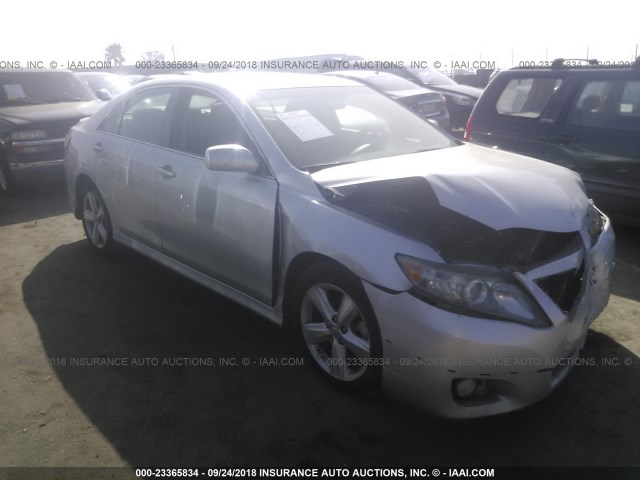 4T1BF3EK4BU625480 - 2011 TOYOTA CAMRY SE/LE/XLE 银色 照片 1