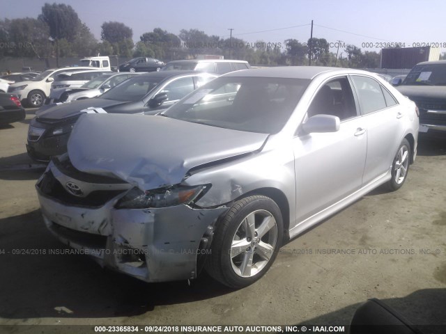 4T1BF3EK4BU625480 - 2011 TOYOTA CAMRY SE/LE/XLE 银色 照片 2