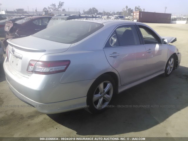 4T1BF3EK4BU625480 - 2011 TOYOTA CAMRY SE/LE/XLE 银色 照片 4