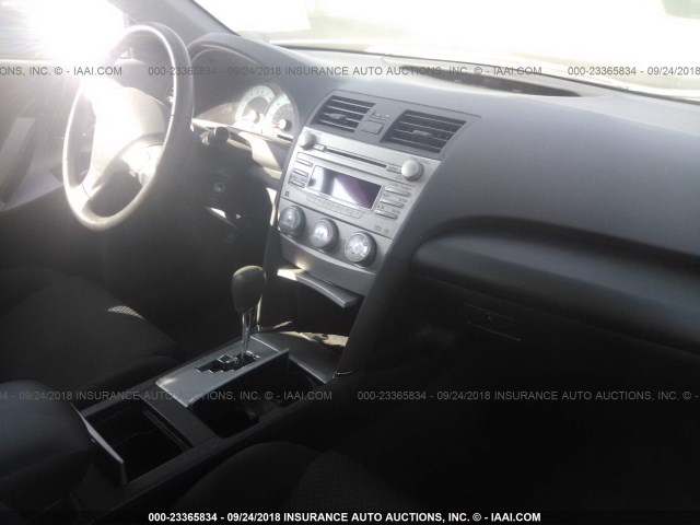 4T1BF3EK4BU625480 - 2011 TOYOTA CAMRY SE/LE/XLE 银色 照片 5