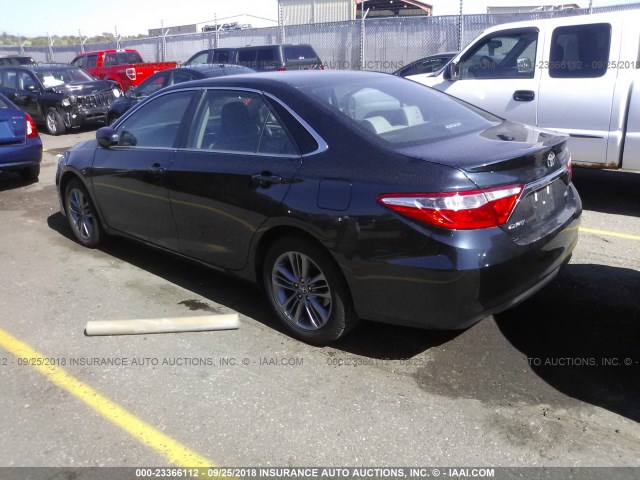 4T1BF1FK6GU583940 - 2016 TOYOTA CAMRY LE/XLE/SE/XSE BLACK photo 3