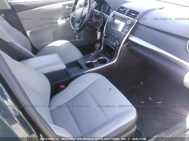 4T1BF1FK6GU583940 - 2016 TOYOTA CAMRY LE/XLE/SE/XSE BLACK photo 5