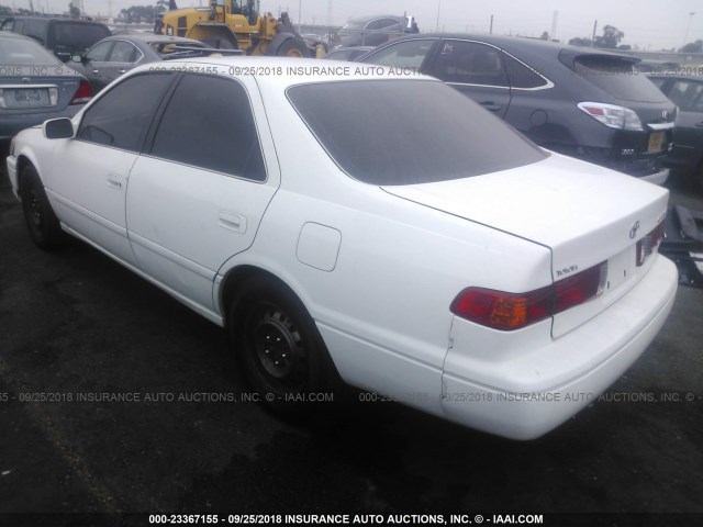 JT2BG22K2Y0403982 - 2000 TOYOTA CAMRY CE/LE/XLE 白色 照片 3