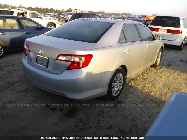 4T1BF1FK1EU810531 - 2014 TOYOTA CAMRY L/SE/LE/XLE Gümüş foto 4