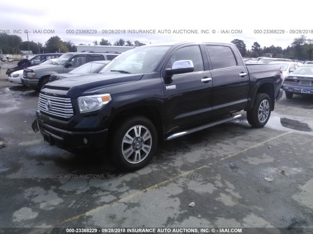 5TFAY5F11HX610907 - 2017 TOYOTA TUNDRA CREWMAX 1794/PLATINUM BLACK photo 2