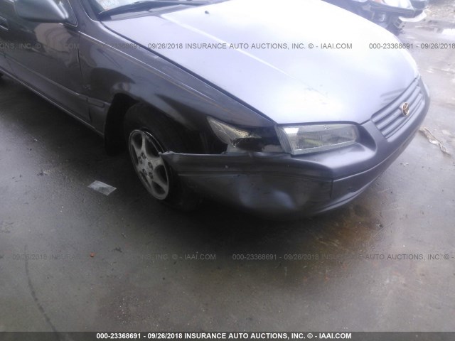 JT2BG22K7V0012371 - 1997 TOYOTA CAMRY LE/XLE 灰色 照片 6