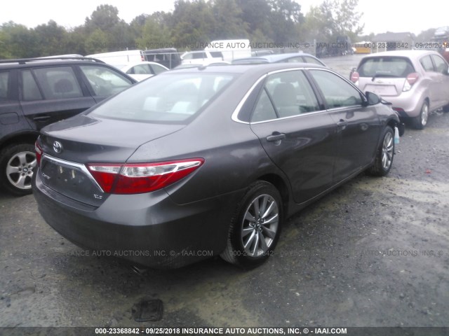 4T1BF1FK3GU607580 - 2016 TOYOTA CAMRY LE/XLE/SE/XSE 灰色 照片 4
