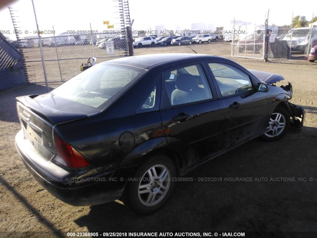 1FAFP34381W303575 - 2001 FORD FOCUS SE/SE SPORT BLACK photo 4