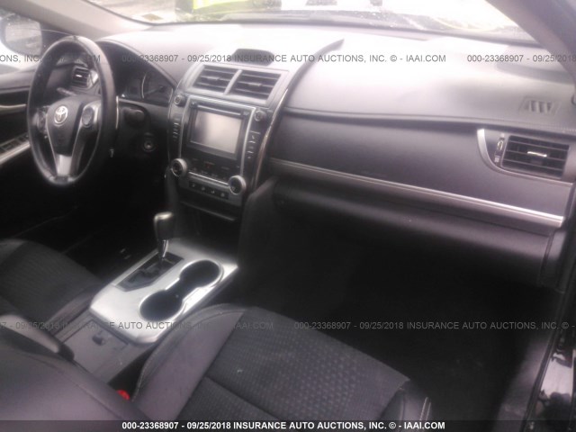 4T1BF1FK8DU226657 - 2013 TOYOTA CAMRY L/SE/LE/XLE Qara foto 5