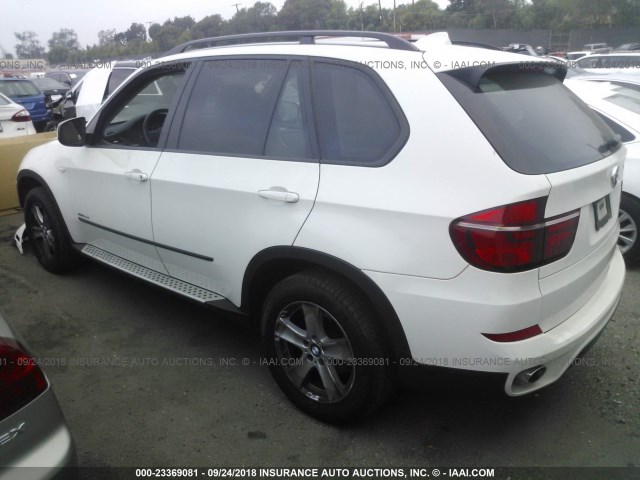 5UXZW0C53CL663724 - 2012 BMW X5 XDRIVE35D WHITE photo 3