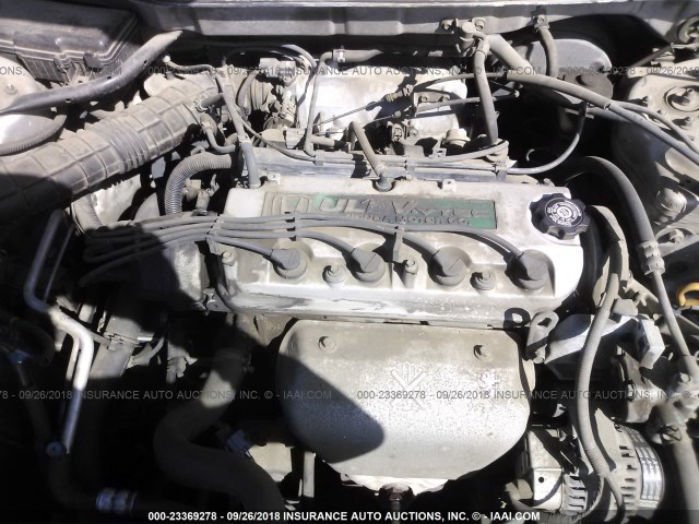 1HGCG6658XA156307 - 1999 HONDA ACCORD LX SILVER photo 10