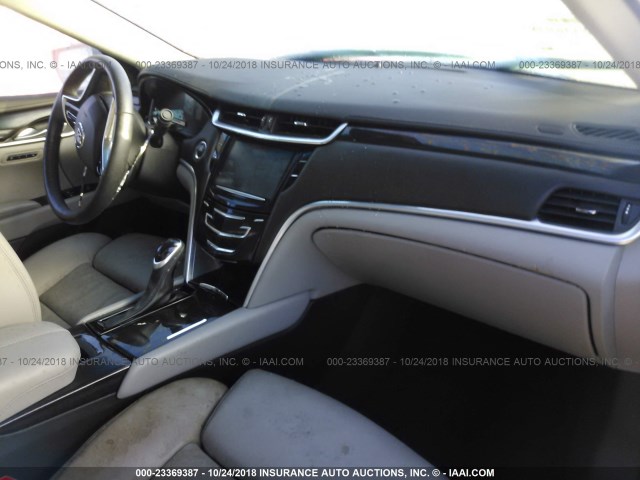 2G61S5S35D9199788 - 2013 CADILLAC XTS PREMIUM COLLECTION Dunkelblau Foto 5