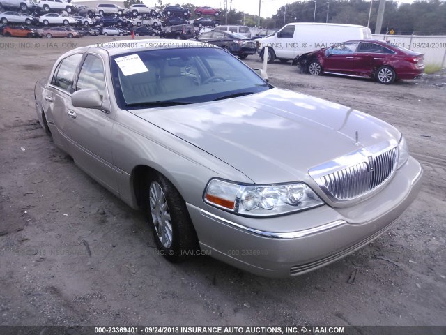 1LNHM81W94Y609941 - 2004 LINCOLN TOWN CAR EXECUTIVE/SIGNATURE Altın fotoğraf 1