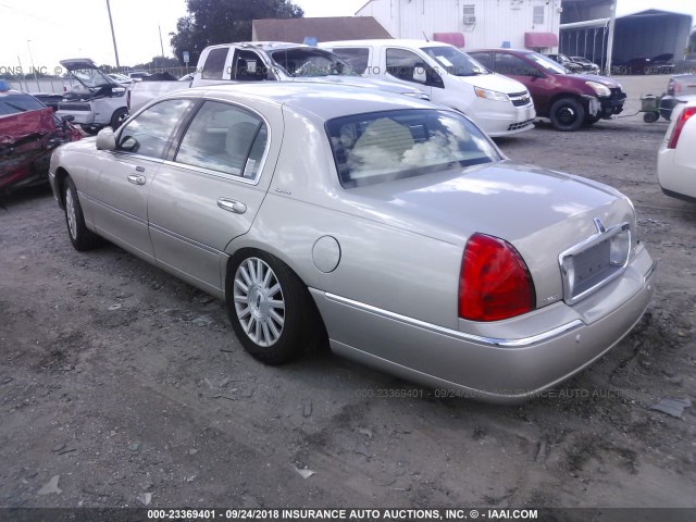 1LNHM81W94Y609941 - 2004 LINCOLN TOWN CAR EXECUTIVE/SIGNATURE Altın fotoğraf 3