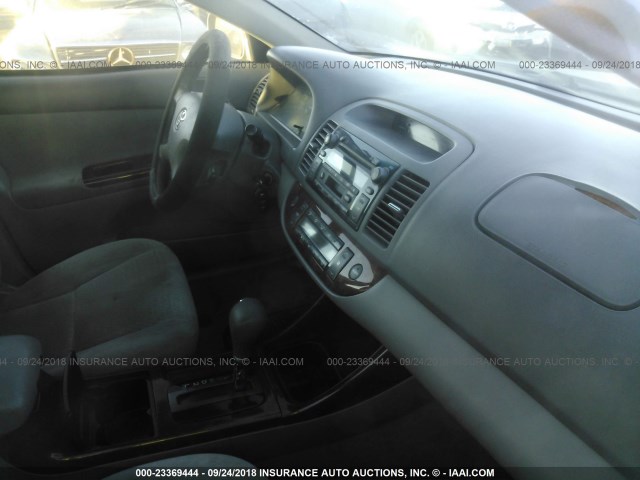 4T1BE30K33U707051 - 2003 TOYOTA CAMRY LE/XLE/SE Сұр фото 5