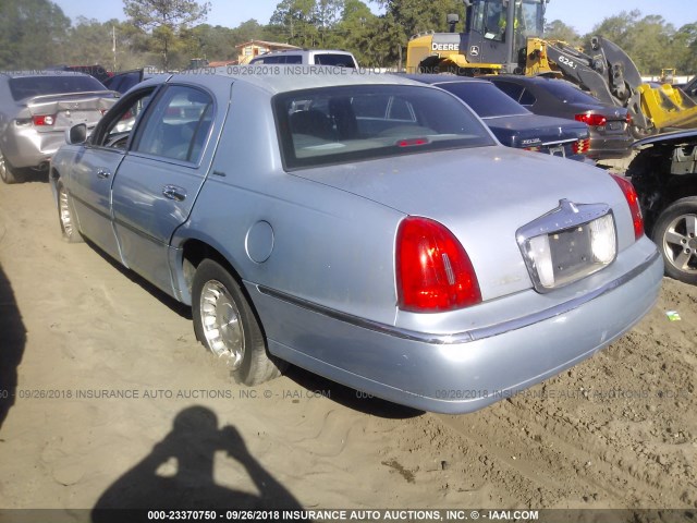 1LNFM81WXWY696775 - 1998 LINCOLN TOWN CAR EXECUTIVE Светло-синий фото 3