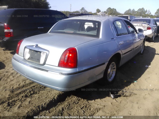 1LNFM81WXWY696775 - 1998 LINCOLN TOWN CAR EXECUTIVE Светло-синий фото 4