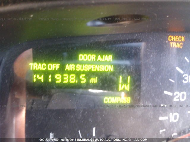 1LNFM81WXWY696775 - 1998 LINCOLN TOWN CAR EXECUTIVE Светло-синий фото 7