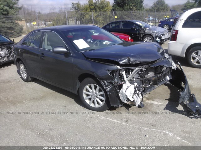 4T4BF3EK2AR024699 - 2010 TOYOTA CAMRY SE/LE/XLE ნაცრისფერი ფოტო 1