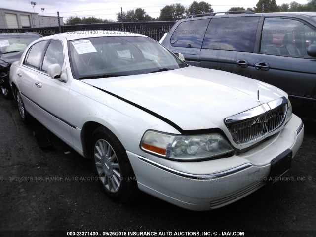 1LNHM81W13Y625081 - 2003 LINCOLN TOWN CAR EXECUTIVE WHITE photo 1