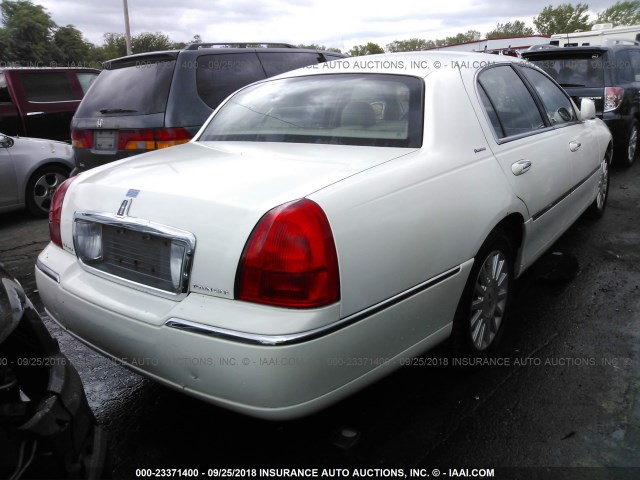 1LNHM81W13Y625081 - 2003 LINCOLN TOWN CAR EXECUTIVE Белый фото 4
