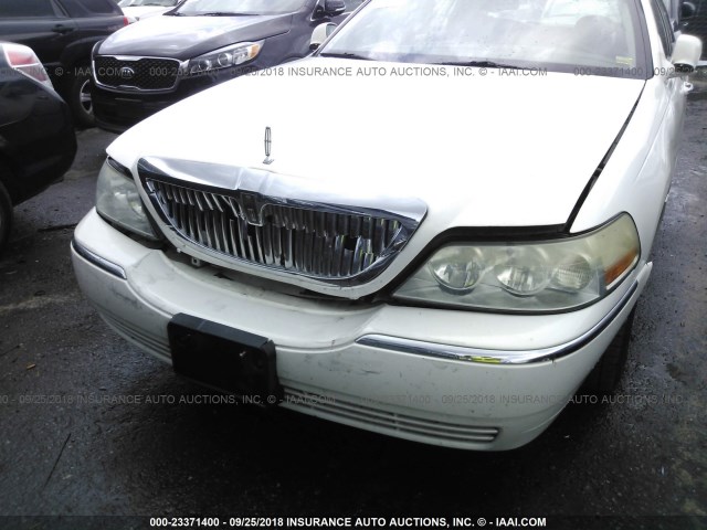 1LNHM81W13Y625081 - 2003 LINCOLN TOWN CAR EXECUTIVE Белый фото 6